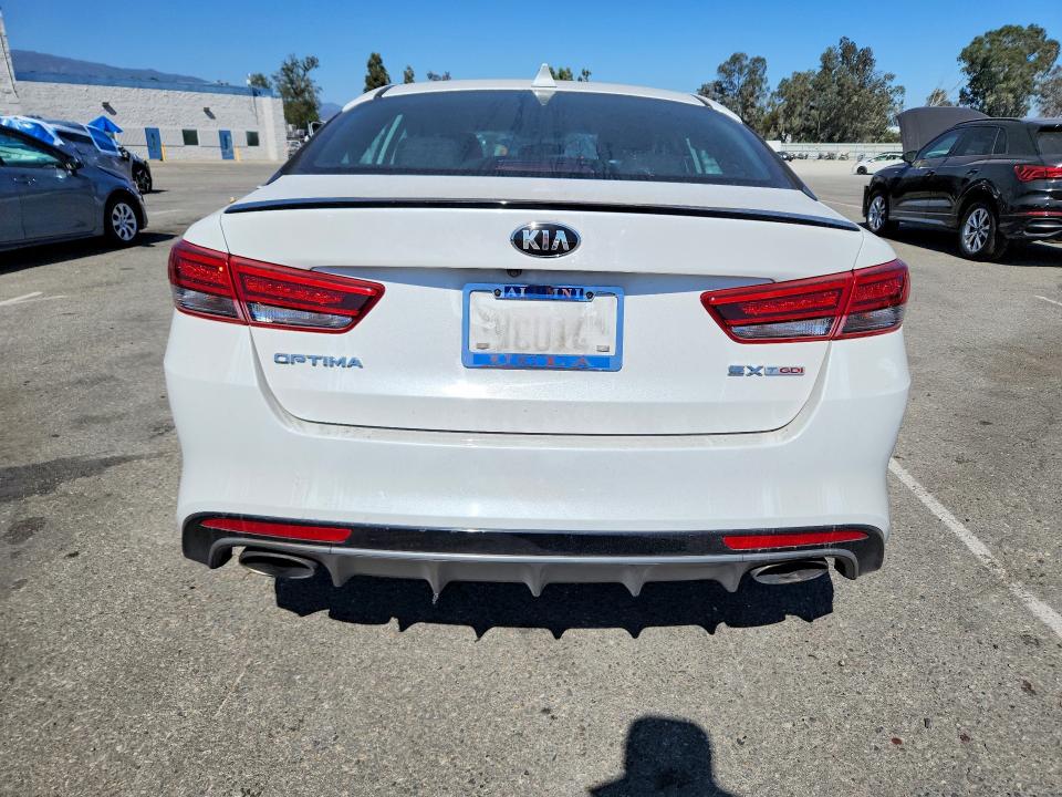 Photo 6 from auction – 2017 KIA OPTIMA with VIN 5XXGW4L29HG143508