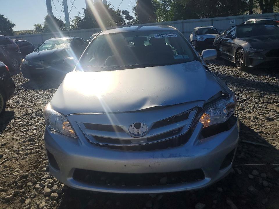 Photo 5 from auction – 2013 TOYOTA COROLLA with VIN 2T1BU4EE5DC967966