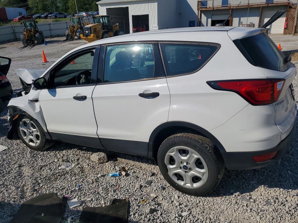 Photo 2 from auction – 2019 FORD ESCAPE with VIN 1FMCU0F72KUB99078