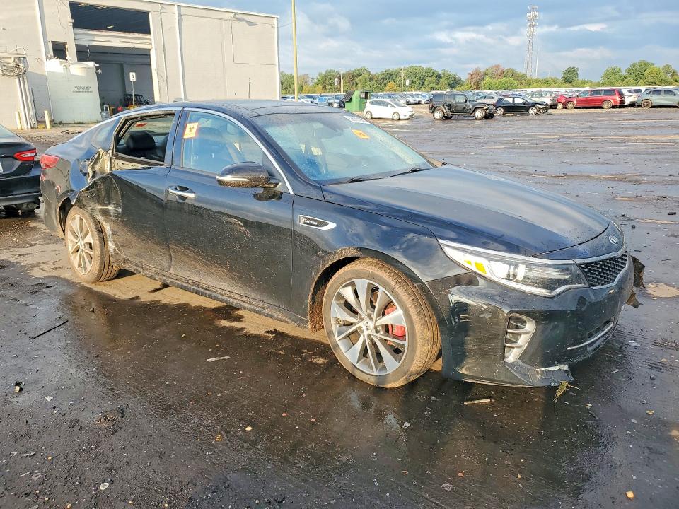 Снимка 4 от търг – 2016 KIA OPTIMA с VIN 5XXGW4L24GG095186