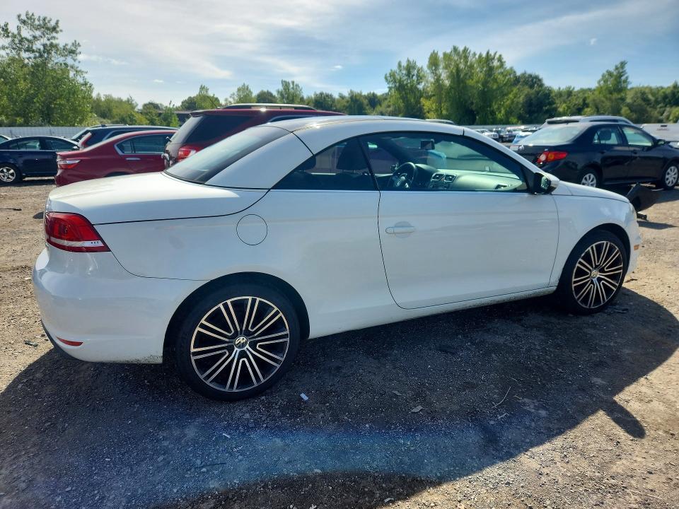 Photo 3 from auction – 2015 VOLKSWAGEN EOS with VIN WVWFW8AH2FV000511
