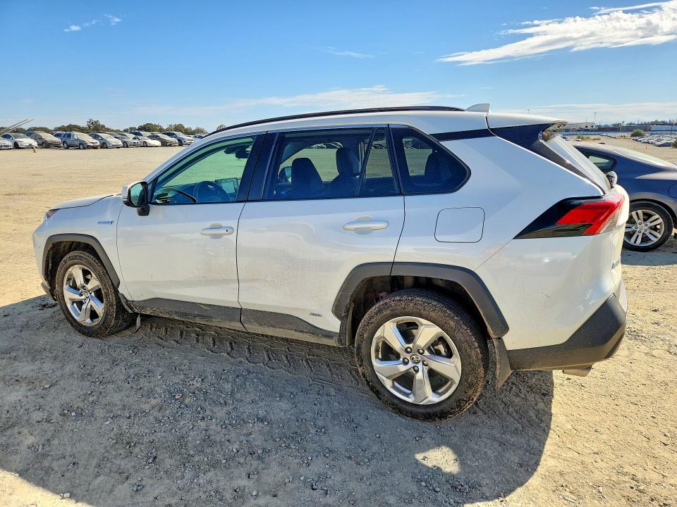 Снимка 2 от търг – 2021 TOYOTA RAV4 HYBRID с VIN 4T3B6RFV0MU044550