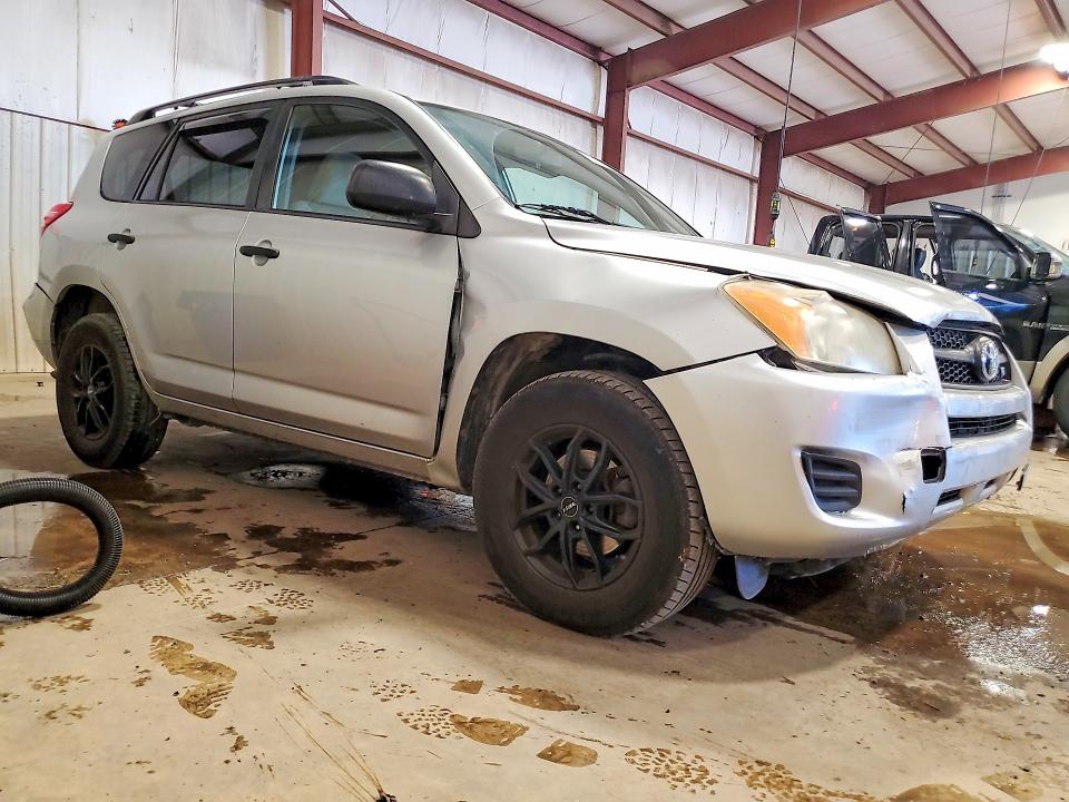 Photo 4 from auction – 2009 TOYOTA RAV4 with VIN JTMBK33V09D002803