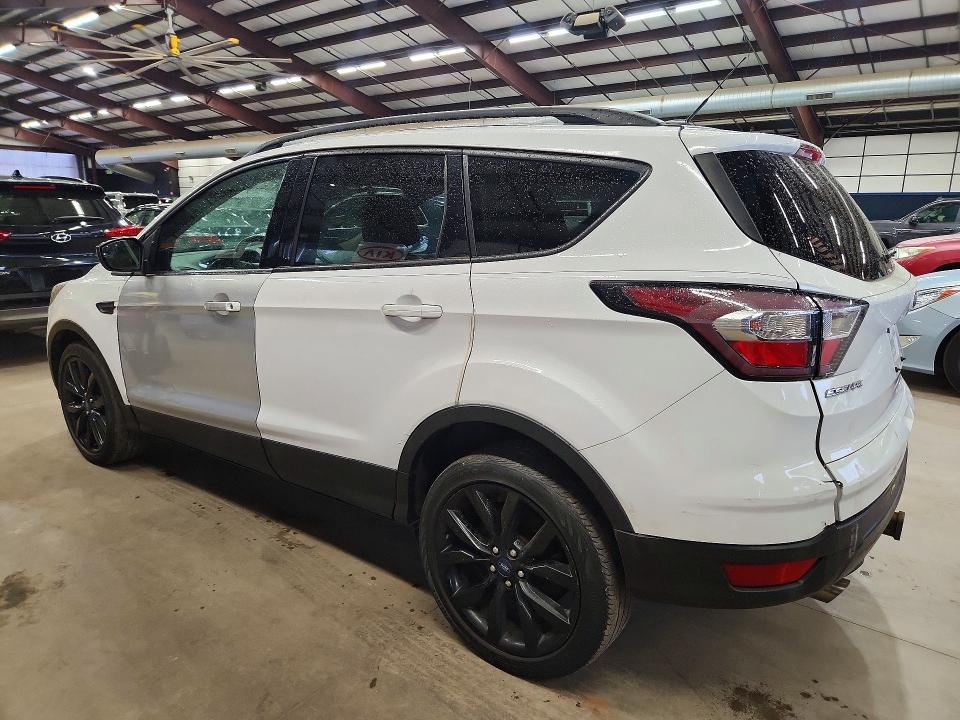 Photo 2 from auction – 2017 FORD ESCAPE with VIN 1FMCU9G99HUD98979