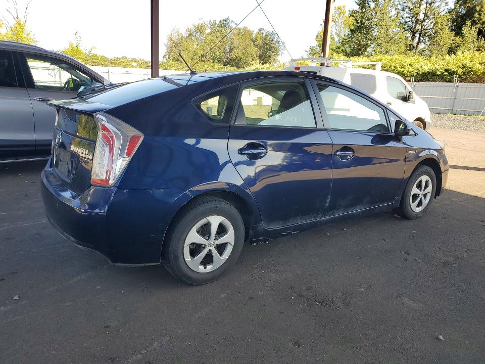 Photo 3 from auction – 2013 TOYOTA PRIUS with VIN JTDKN3DU9D1636098