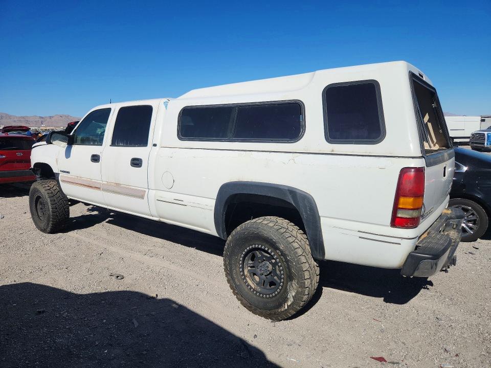 Photo 2 from auction – 2005 CHEVROLET SILVERADO with VIN 1GCHK23UX5F971972