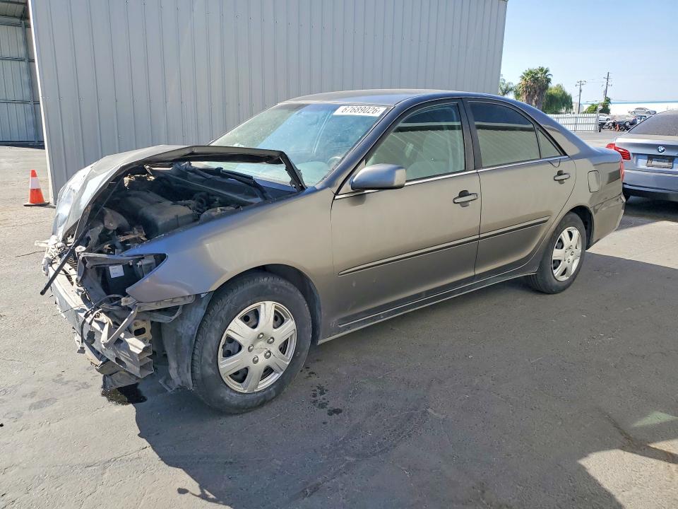 TOYOTA CAMRY 2002 с VIN JTDBE32K820102661 - Снимка от търг