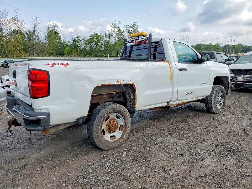 Снимка 3 от търг – 2018 CHEVROLET SILVERADO с VIN 1GC0KUEGXJZ131795