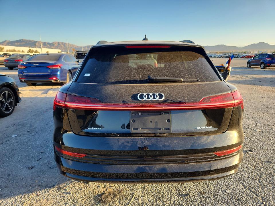 Снимка 6 от търг – 2021 AUDI E-TRON с VIN WA1LAAGE5MB036983