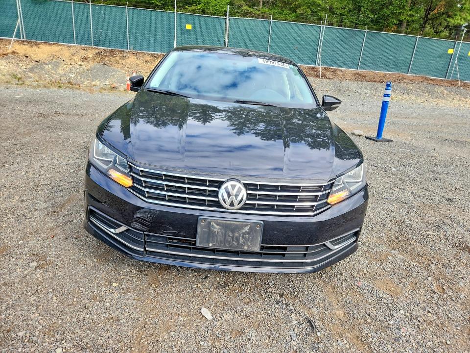 Photo 5 from auction – 2017 VOLKSWAGEN PASSAT with VIN 1VWAT7A3XHC008448