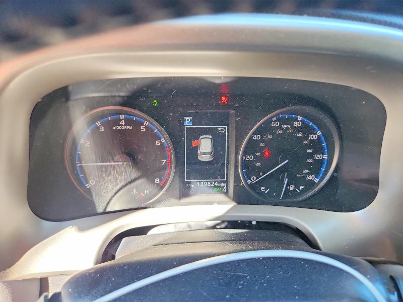 Снимка 9 от търг – 2018 TOYOTA RAV4 с VIN 2T3WFREV9JW423786