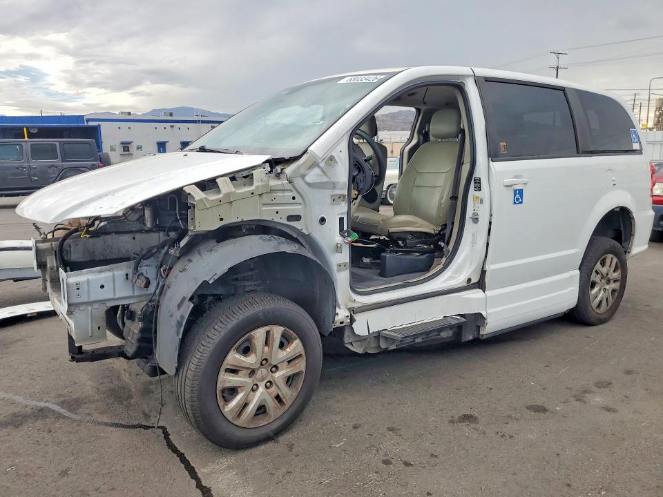 DODGE GRAND CARAVAN 2018 with VIN 2C4RDGBG4JR347482 - Photo from auction