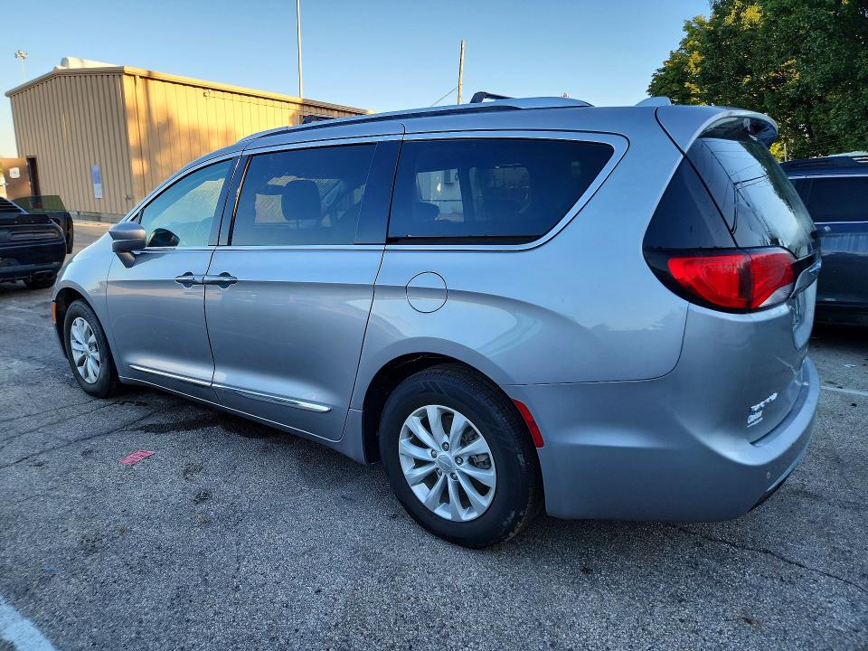 Foto 2 de la subasta – 2019 CHRYSLER PACIFICA con VIN 2C4RC1BG2KR537654