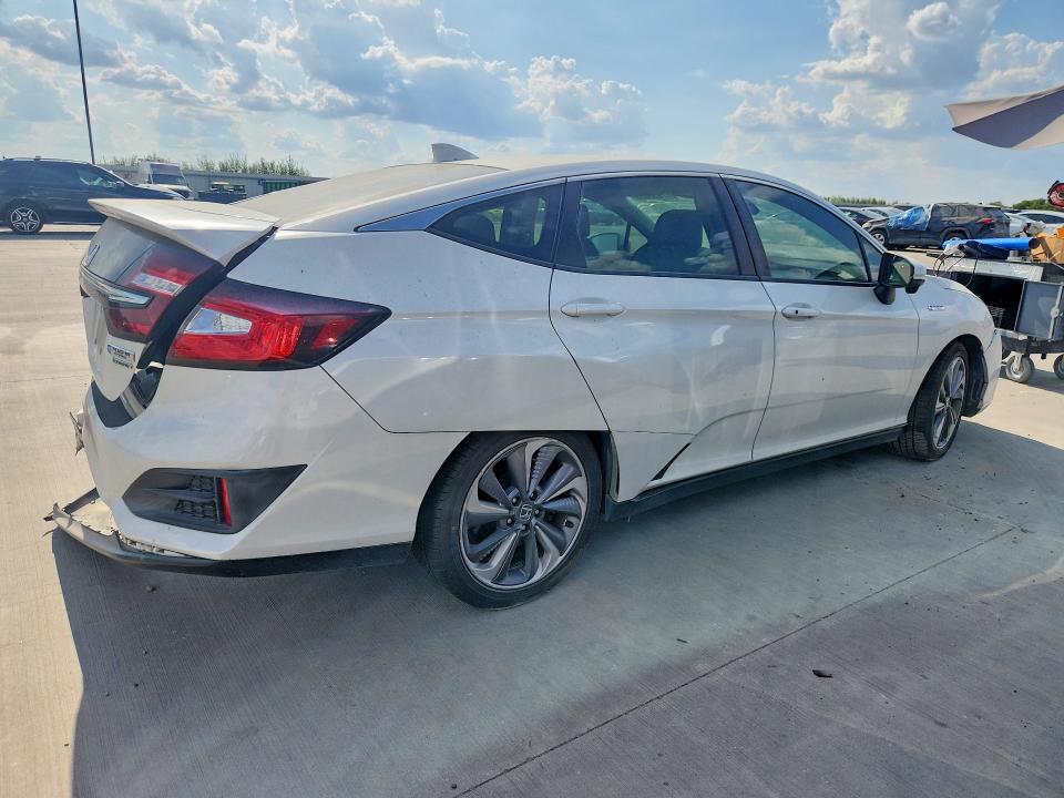 Photo 3 from auction – 2018 HONDA CLARITY with VIN JHMZC5F33JC017600