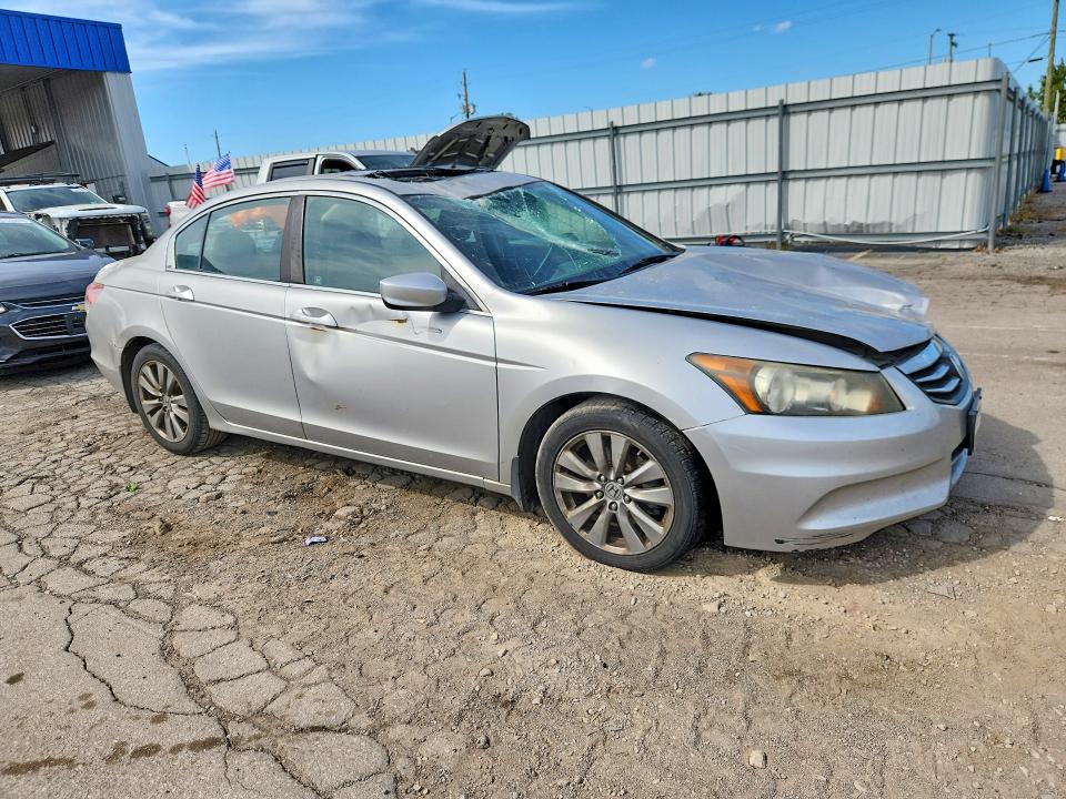 Снимка 4 от търг – 2011 HONDA ACCORD с VIN 1HGCP2F71BA141019