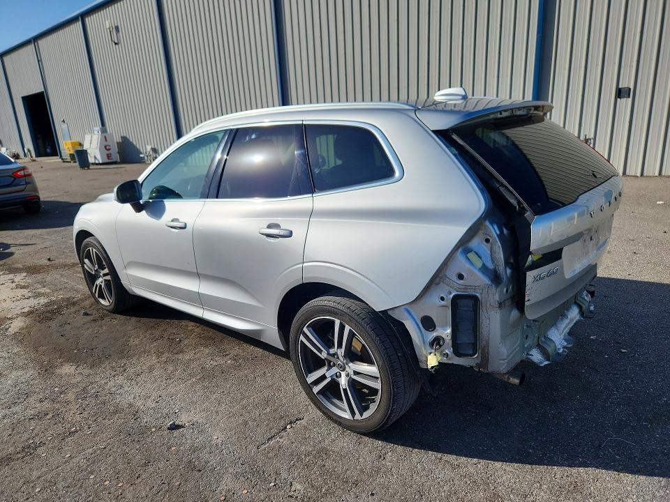 Photo 2 from auction – 2018 VOLVO XC60 with VIN LYV102RK4JB109862