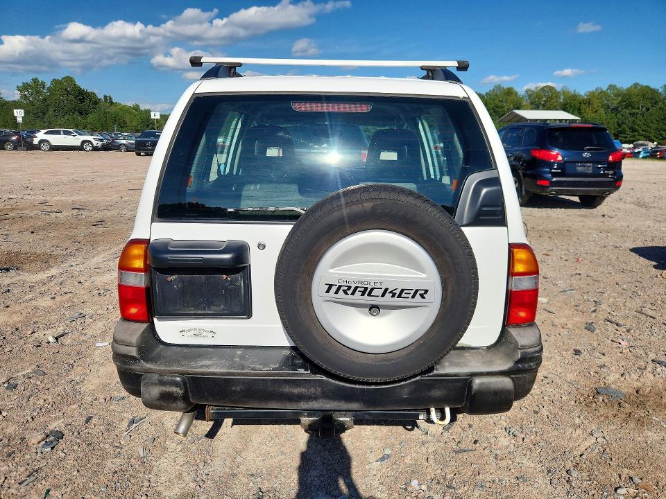 Photo 6 from auction – 2003 CHEVROLET TRACKER with VIN 2CNBE13C436905953