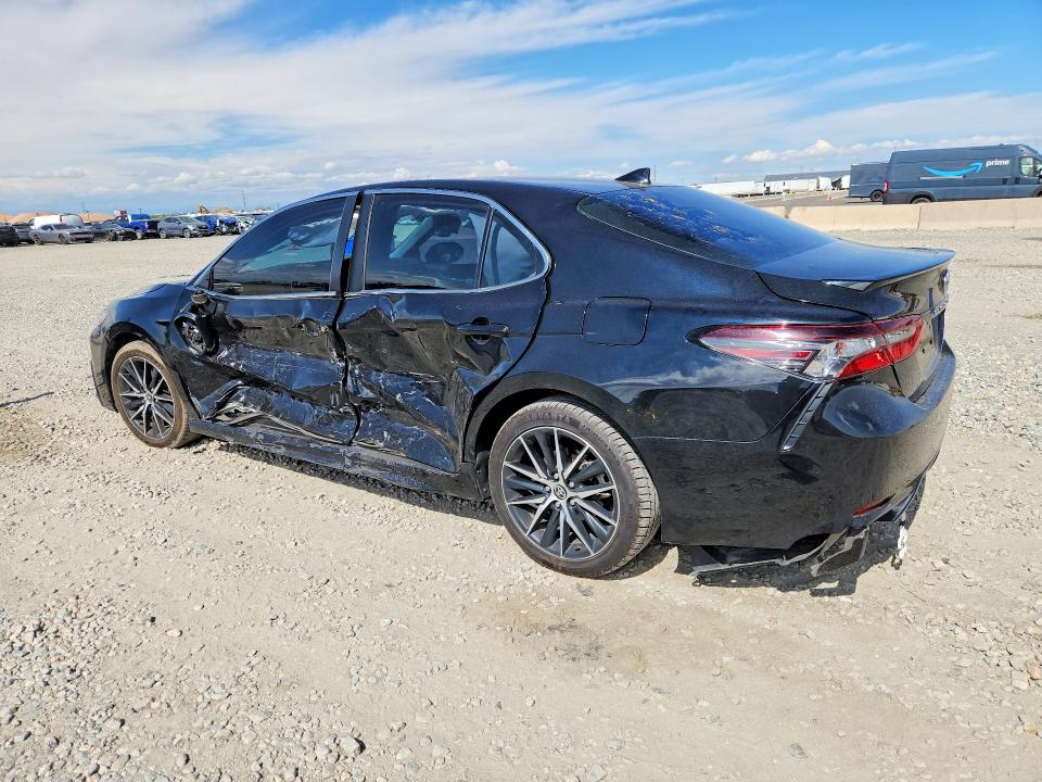 Снимка 2 от търг – 2024 TOYOTA CAMRY с VIN 4T1G11AK3RU883062
