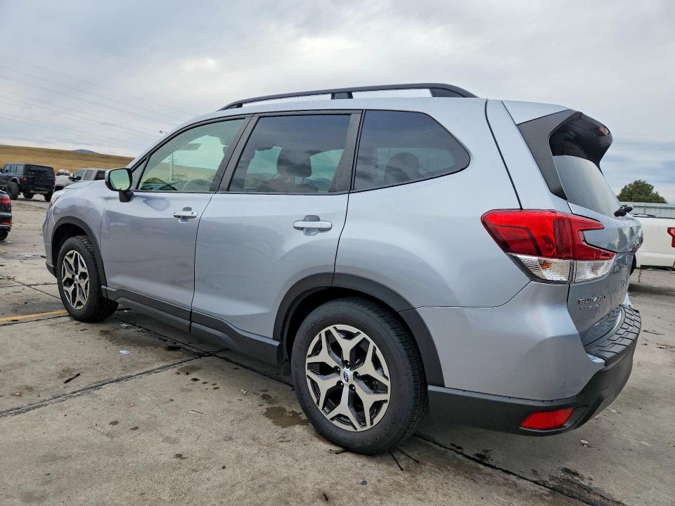Фото 2 с аукциона – 2021 SUBARU FORESTER с VIN JF2SKAJC9MH457190
