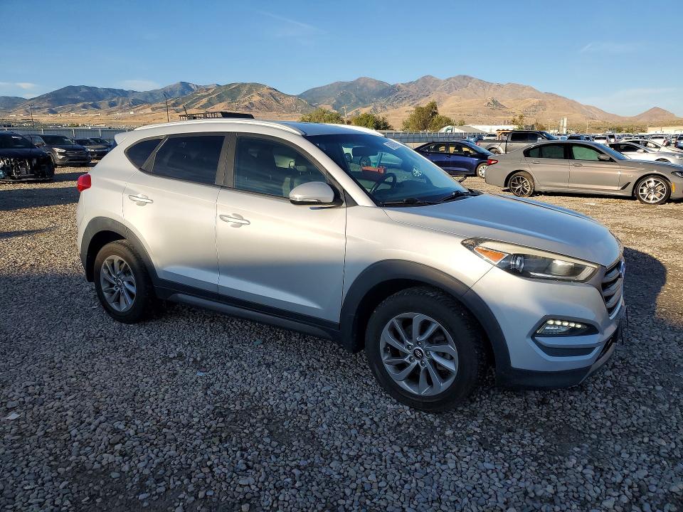 Photo 4 from auction – 2016 HYUNDAI TUCSON with VIN KM8J3CA20GU182987