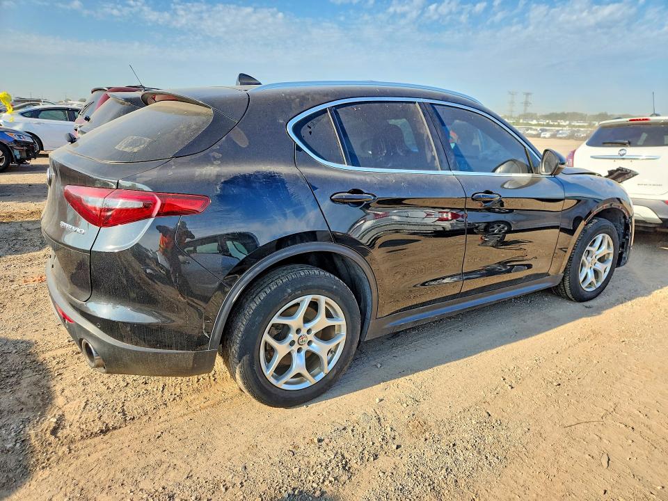 Photo 3 from auction – 2020 ALFA ROMEO STELVIO with VIN ZASPAKAN3L7C98368