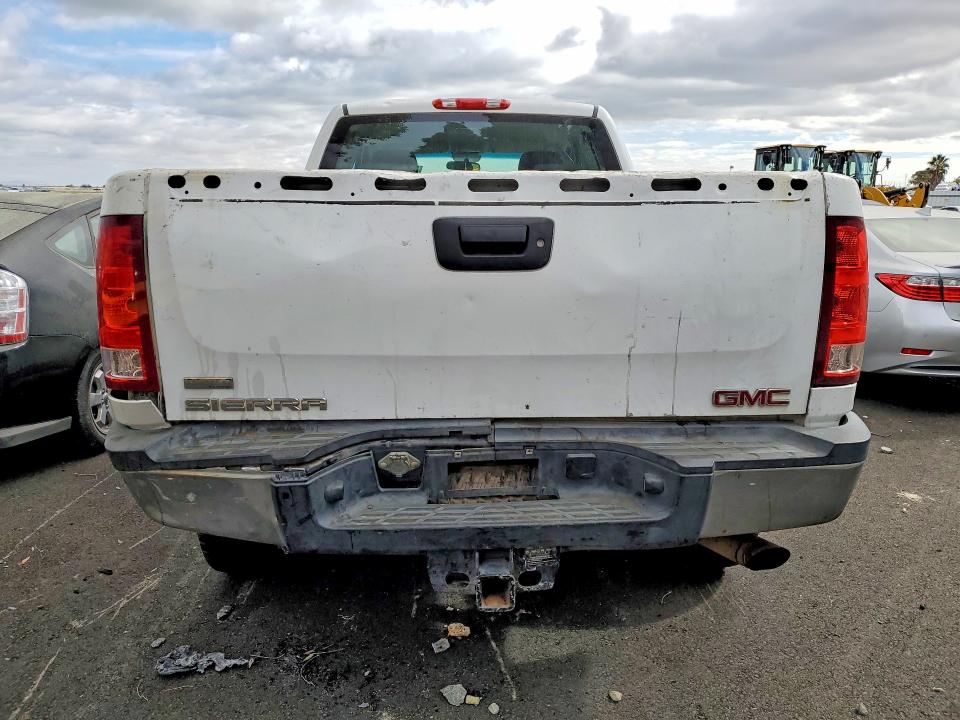 Photo 6 from auction – 2012 GMC SIERRA with VIN 1GT22ZCG1CZ255823