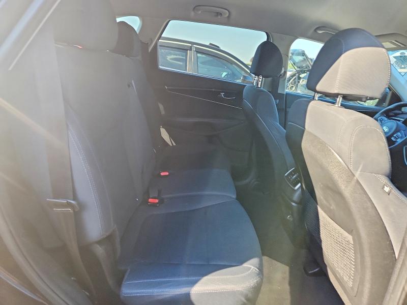 Photo 11 from auction – 2018 KIA SORENTO with VIN 5XYPG4A39JG428705