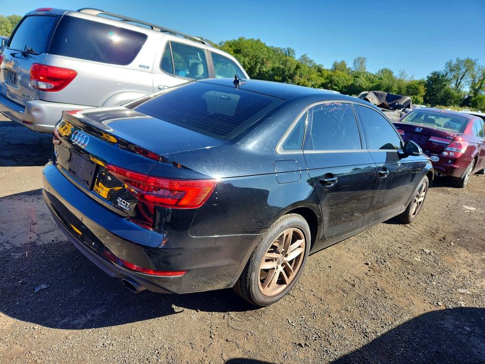 Zdjęcie 3 z aukcji – 2017 AUDI A4 z VIN WAUANAF42HN008537