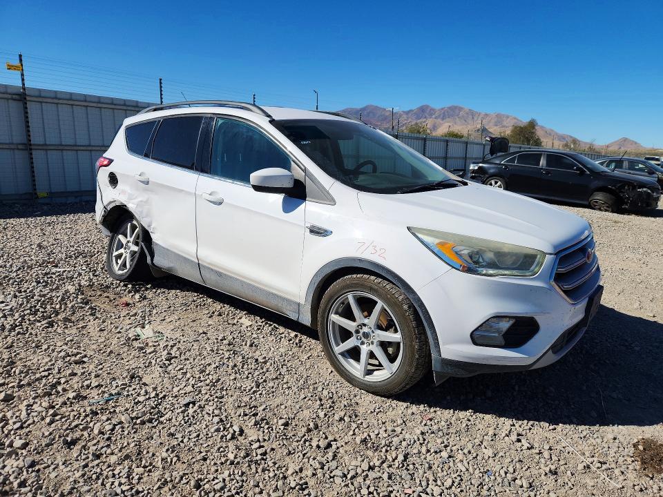 Foto 4 de la subasta – 2017 FORD ESCAPE con VIN 1FMCU9G90HUD85618