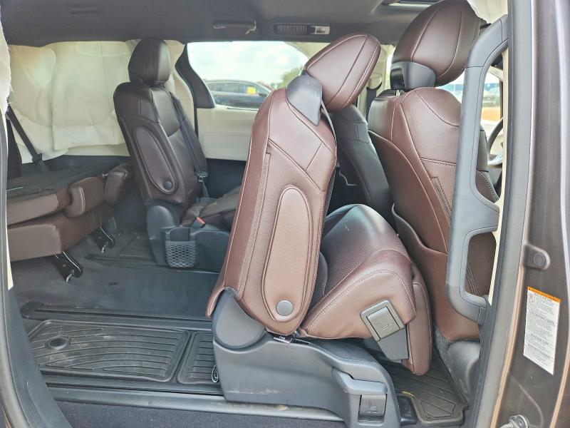 Снимка 11 от търг – 2023 TOYOTA SIENNA с VIN 5TDERKEC3PS179894
