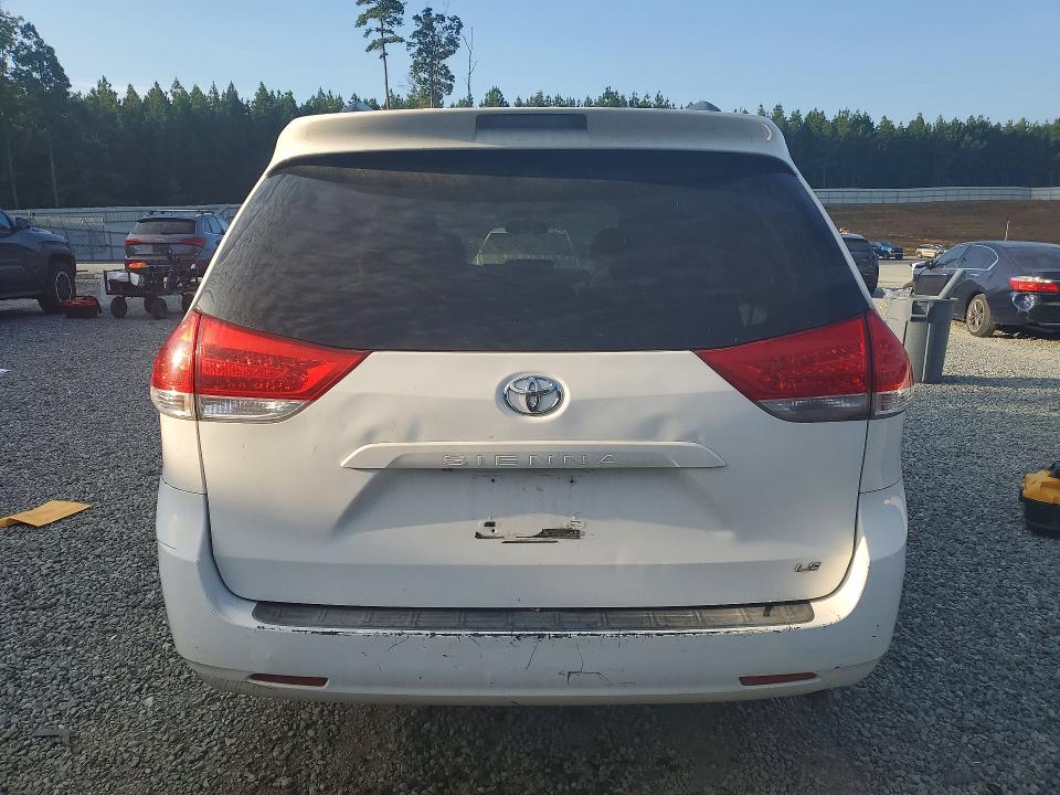 Photo 6 from auction – 2011 TOYOTA SIENNA with VIN 5TDKK3DC0BS141224