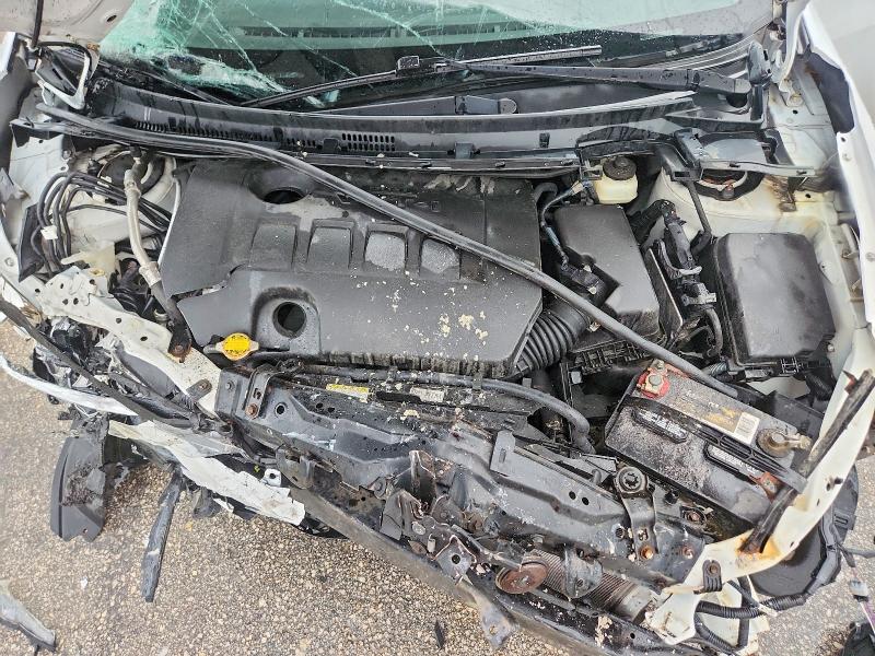 Снимка 11 от търг – 2015 TOYOTA COROLLA с VIN 2T1BURHE0FC316840