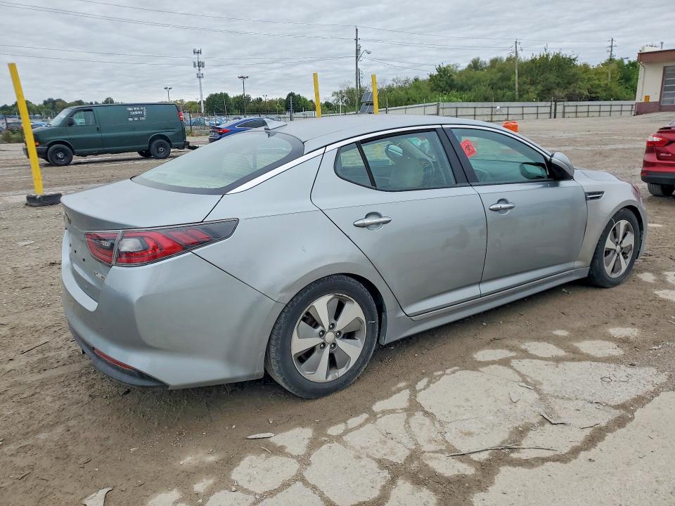 Photo 3 from auction – 2014 KIA OPTIMA with VIN KNAGN4AD7E5072913
