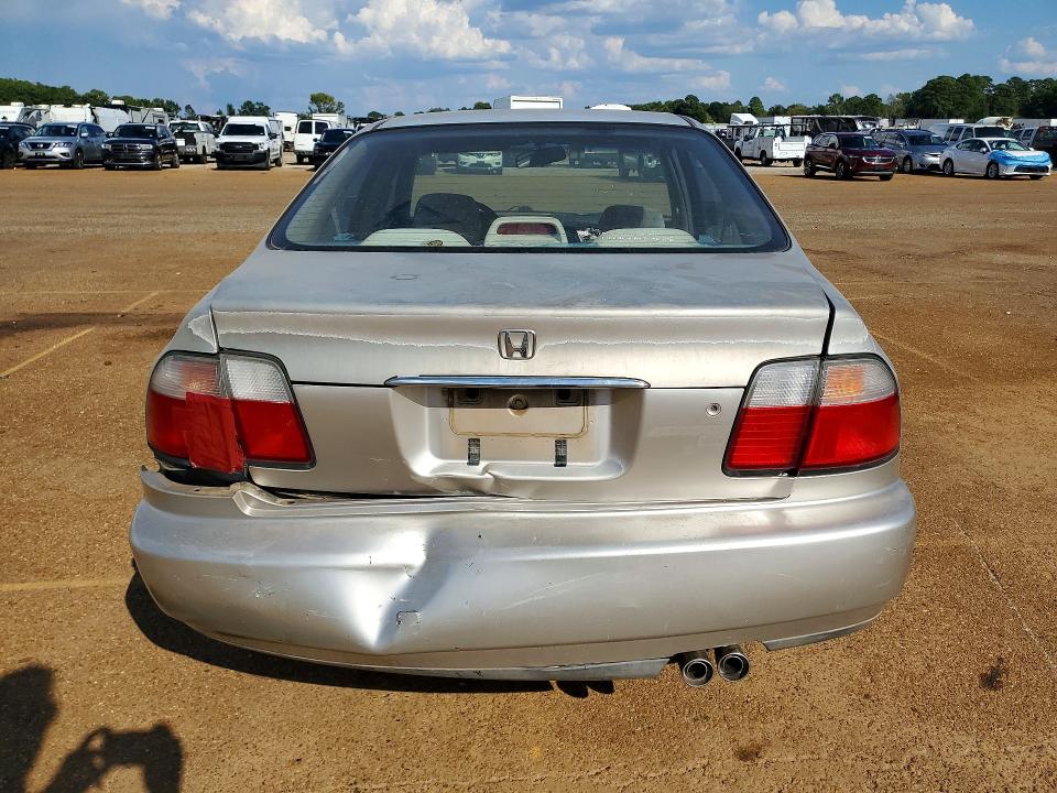Photo 6 from auction – 1997 HONDA ACCORD with VIN JHMCD5636VC002369