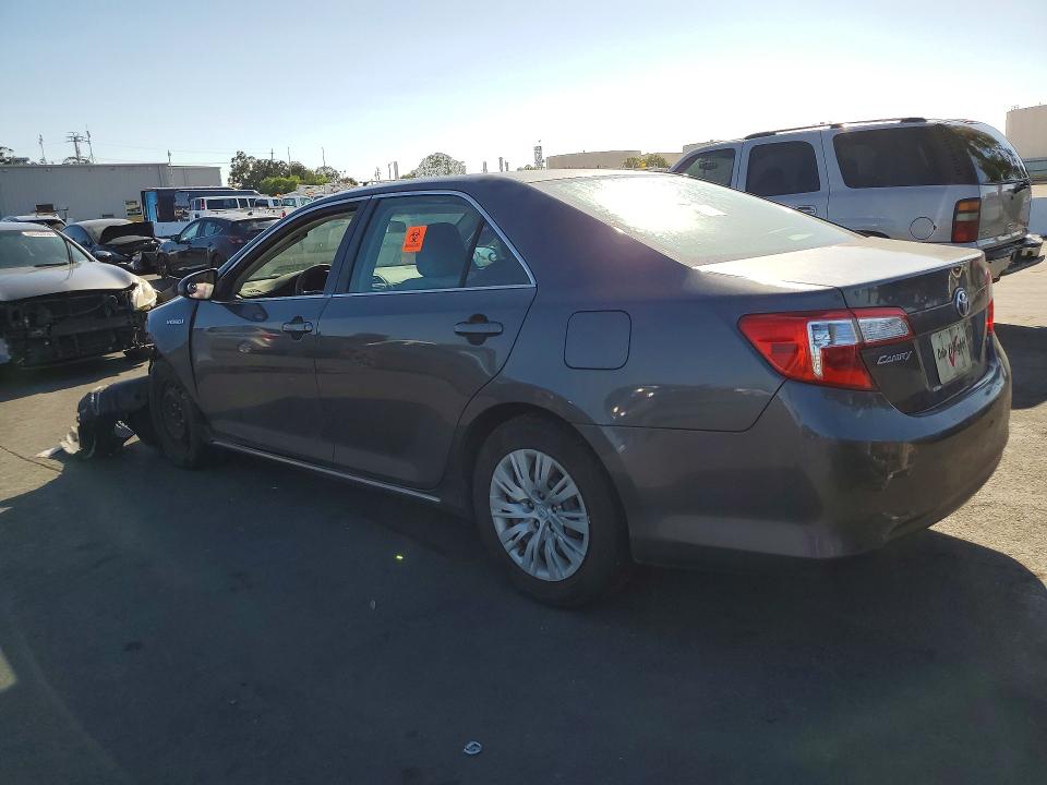 Снимка 2 от търг – 2012 TOYOTA CAMRY HYBRID с VIN 4T1BD1FK5CU055807