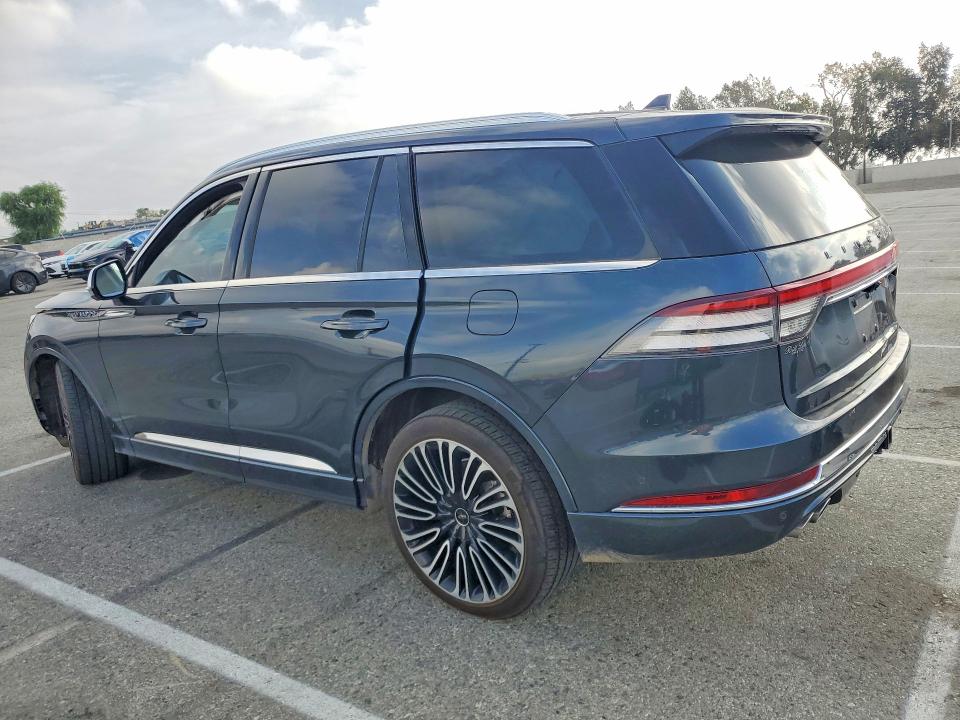 Photo 2 from auction – 2020 LINCOLN AVIATOR with VIN 5LM5J9XC8LGL35972