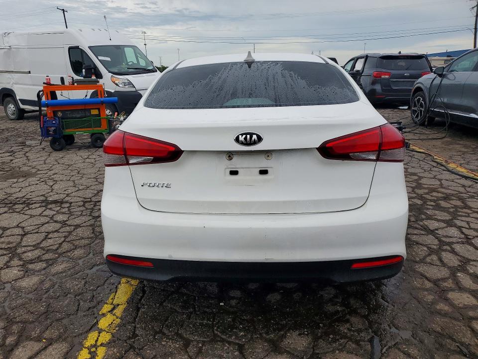Photo 6 from auction – 2018 KIA FORTE with VIN 3KPFK4A74JE255024