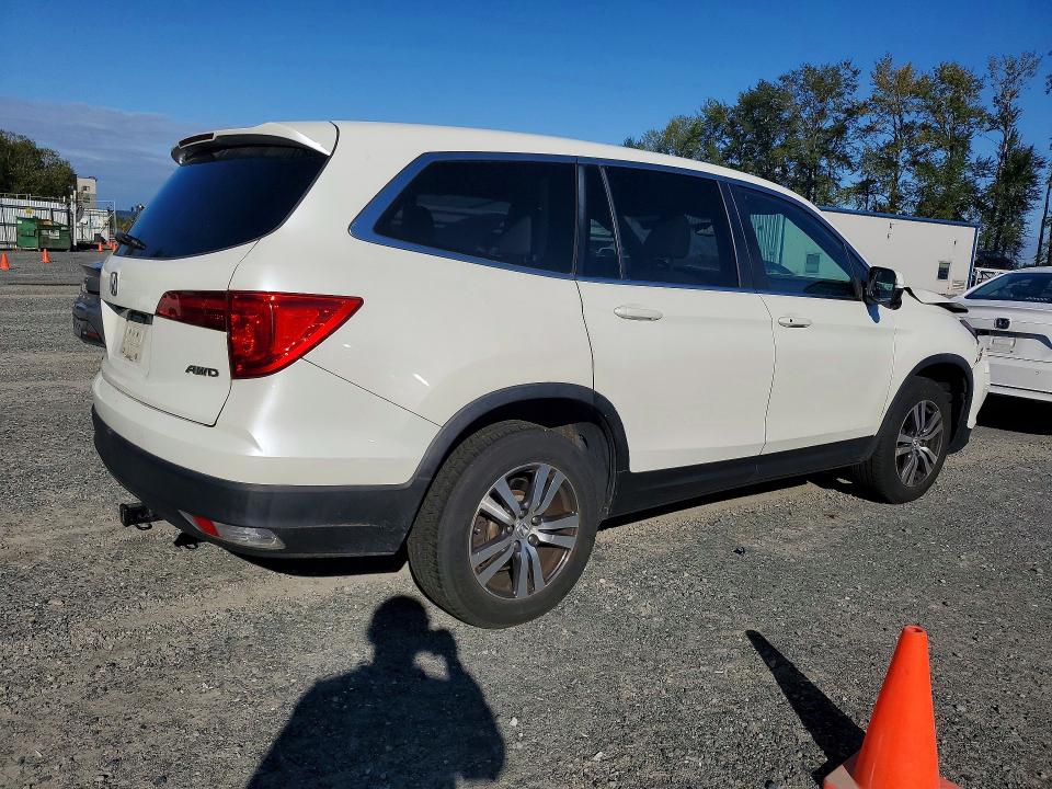 Photo 3 from auction – 2016 HONDA PILOT with VIN 5FNYF6H59GB060794