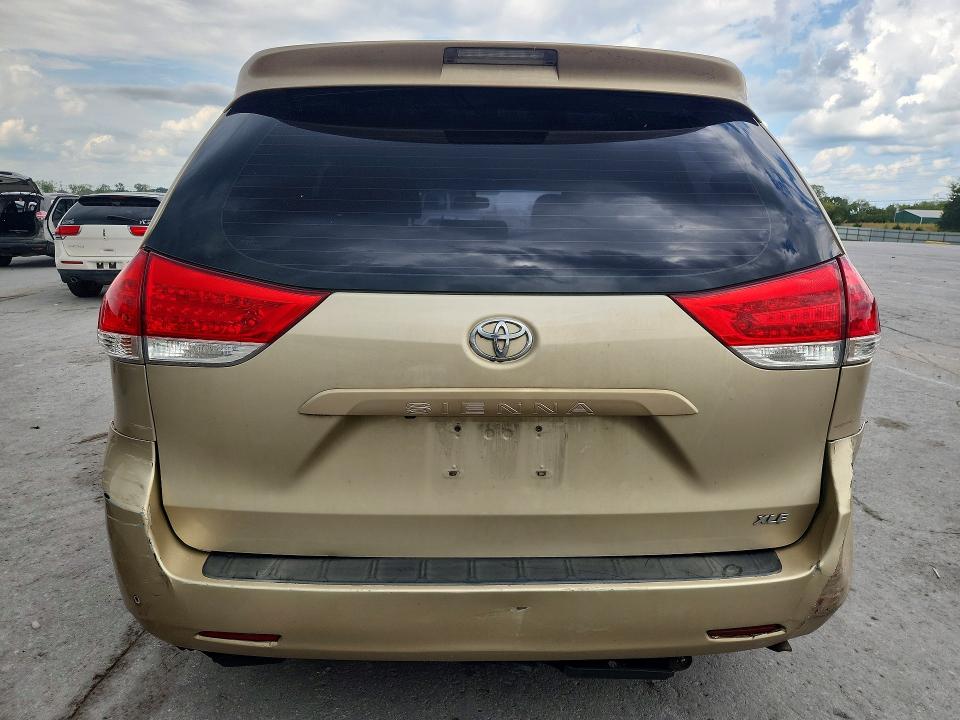 Photo 6 from auction – 2014 TOYOTA SIENNA with VIN 5TDYK3DC1ES460842