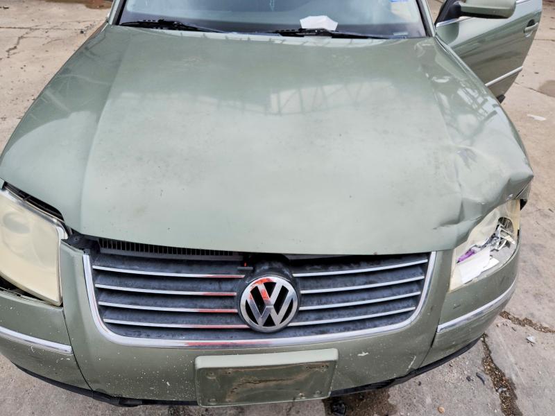 Снимка 11 от търг – 2001 VOLKSWAGEN PASSAT с VIN WVWPD63B01P102412