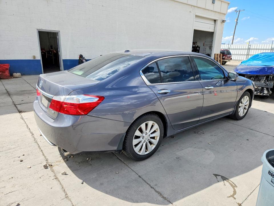 Photo 3 from auction – 2013 HONDA ACCORD with VIN 1HGCR3F85DA012843