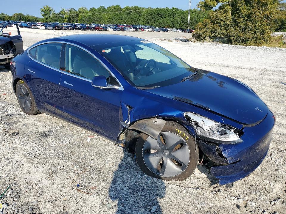 صورة رقم 4 من المزاد - 2018 TESLA MODEL 3 مع VIN 5YJ3E1EA8JF052338