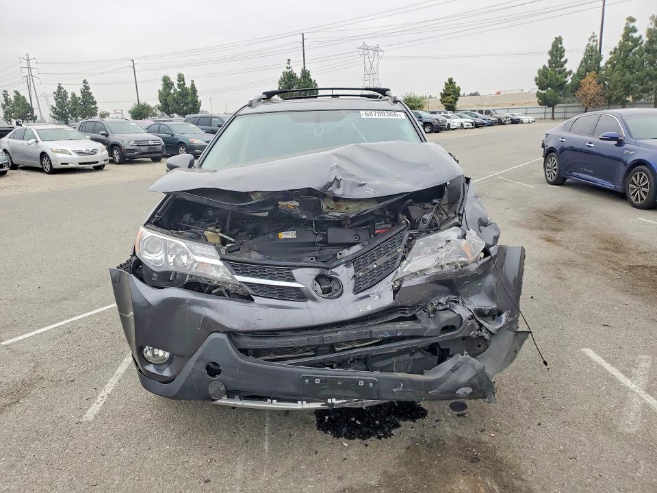 Снимка 5 от търг – 2015 TOYOTA RAV4 с VIN JTMWFREV7FD069612
