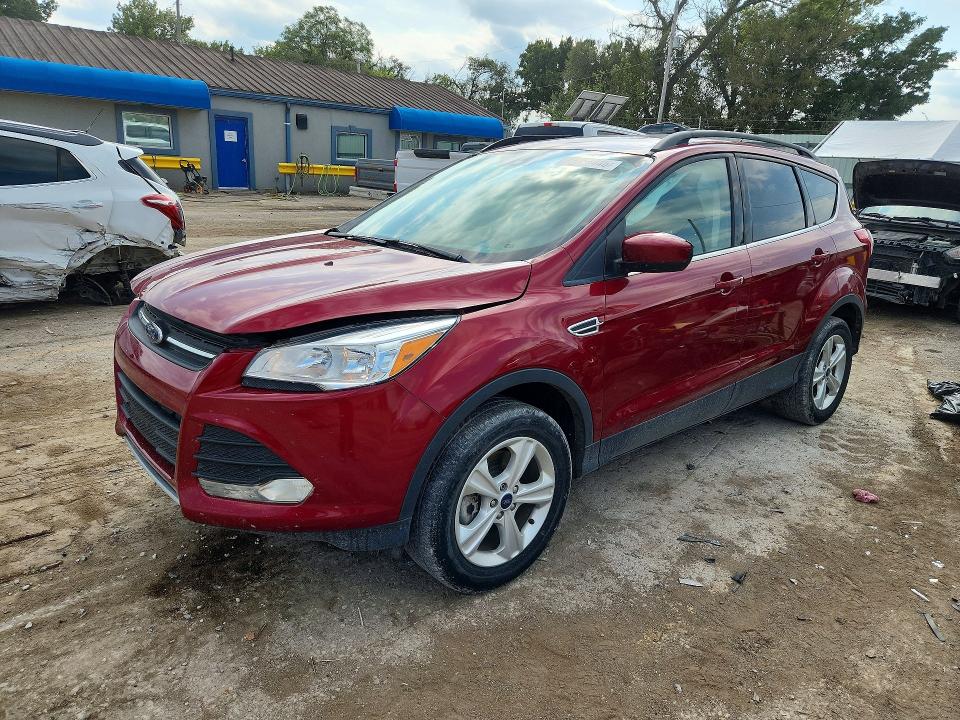FORD ESCAPE 2016 مع رقم تعريف المركبة 1FMCU9G96GUC83447 - صورة من المزاد