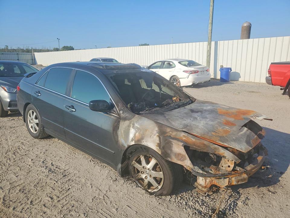 Снимка 4 от търг – 2005 HONDA ACCORD с VIN 1HGCM66545A030287