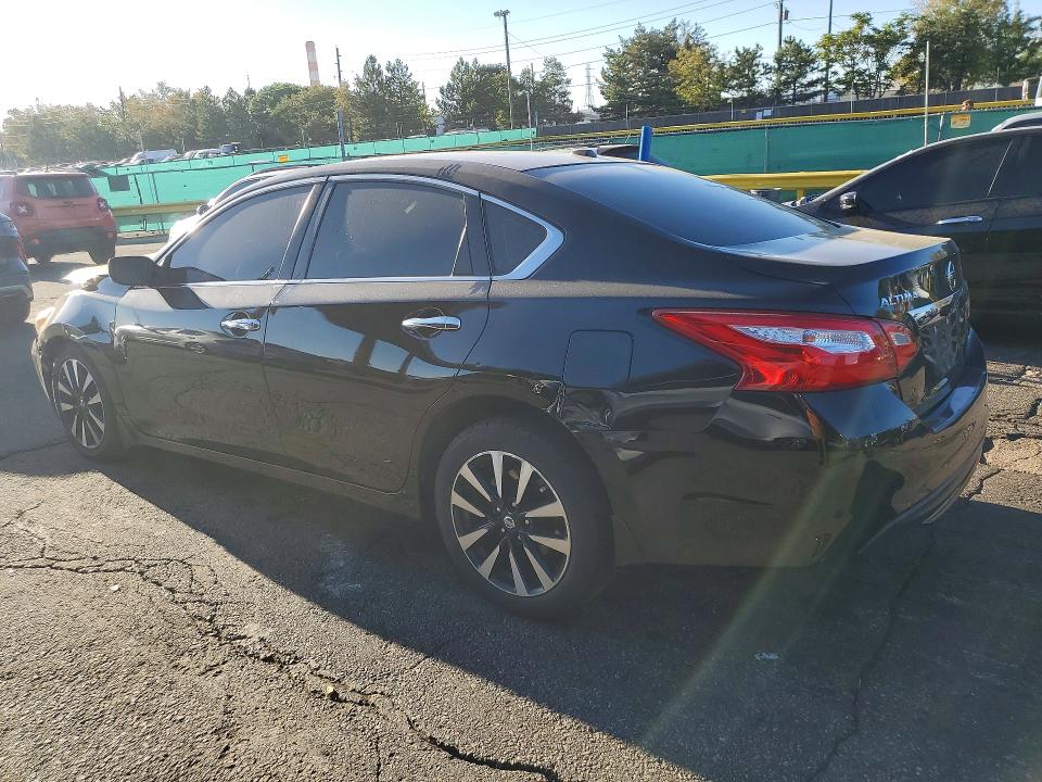 Photo 2 from auction – 2017 NISSAN ALTIMA with VIN 1N4AL3AP5HC497751