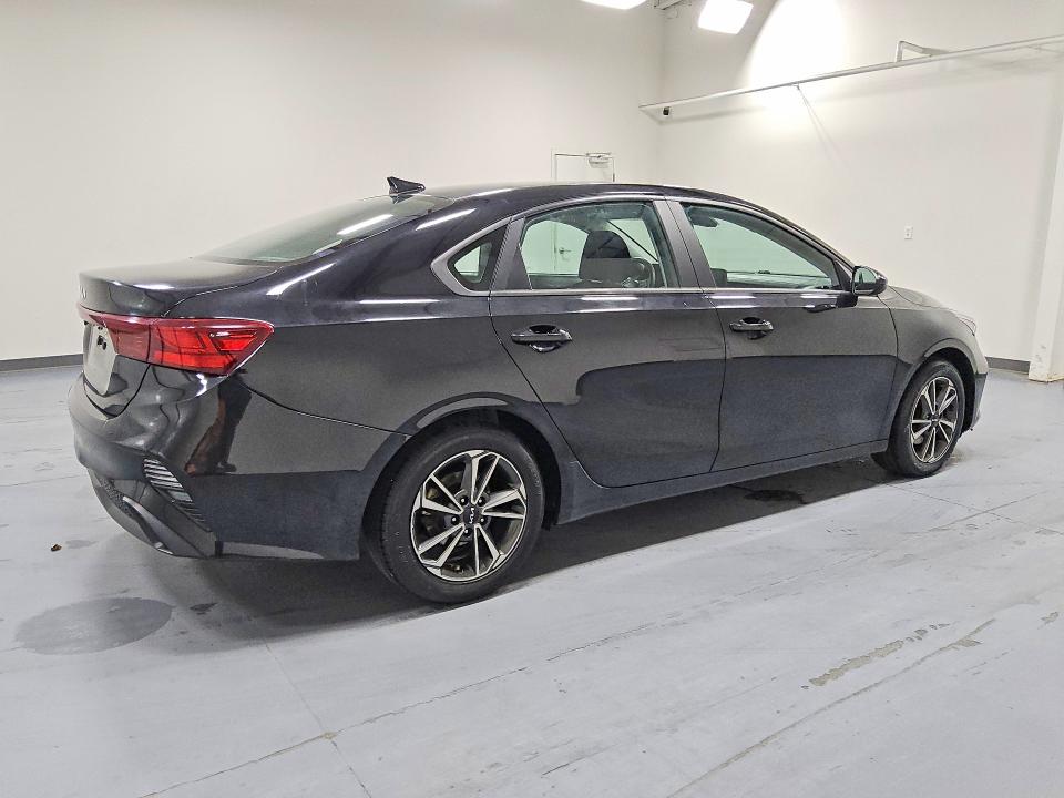 Photo 3 from auction – 2023 KIA FORTE with VIN 3KPF24AD2PE592421