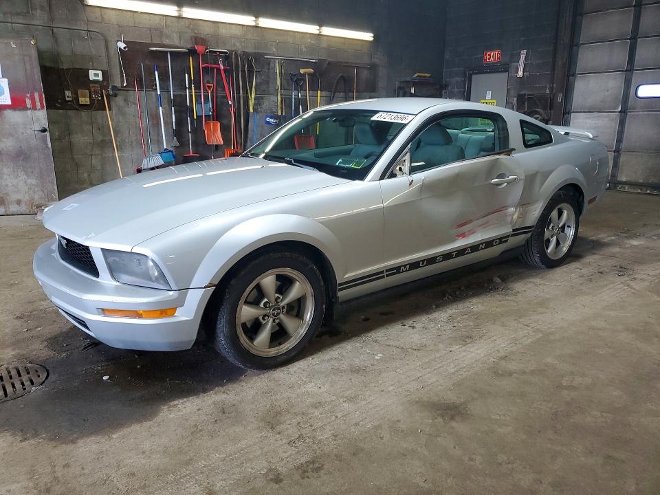 2005 FORD MUSTANG - Търг №67213696