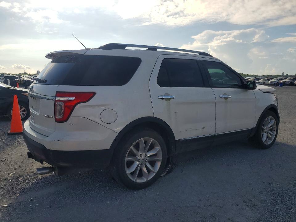 Photo 3 from auction – 2015 FORD EXPLORER with VIN 1FM5K7D88FGB56047
