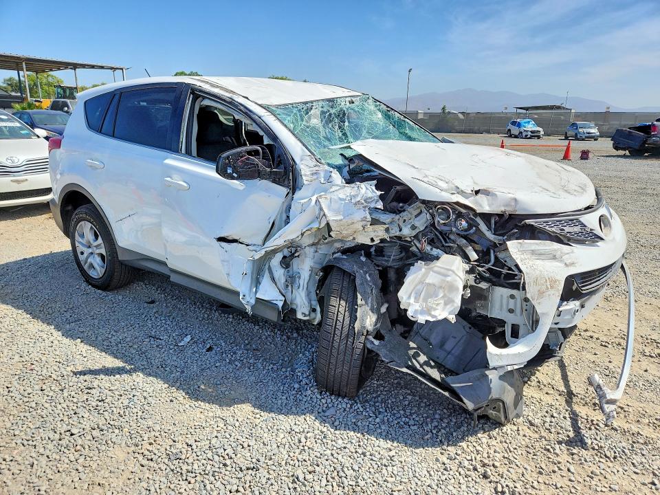 Photo 4 from auction – 2015 TOYOTA RAV4 with VIN JTMZFREV0FJ054352